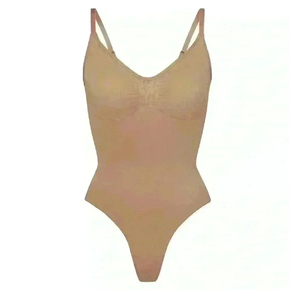 SKIMS Seamless Sculpt Thong Bodysuit - Color Senna - Picture 1 of 4